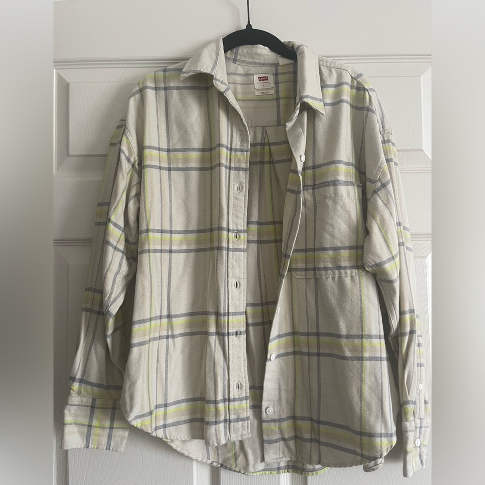 Levi's Relaxed Fit Plaid Shirt in Cream and Gray